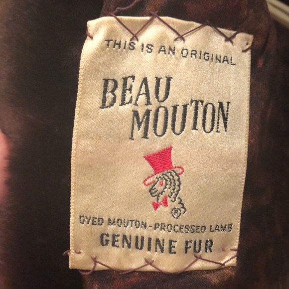 Vintage, Mouton fur coat. Runs small would probably fit extra small, size 2 to 4 - Picture 3 of 7